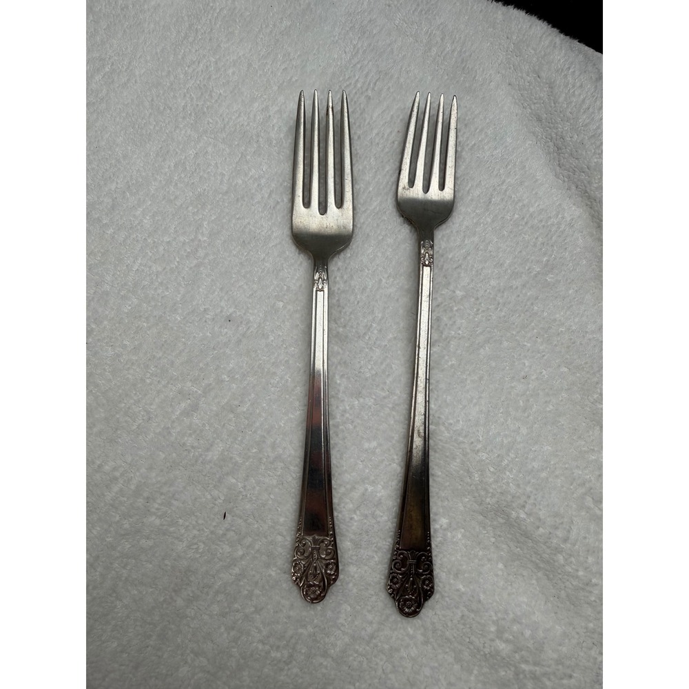 Vintage Rogers DeLuxe Plate Silver Plated Dinner & Grille Fork Precious Pattern